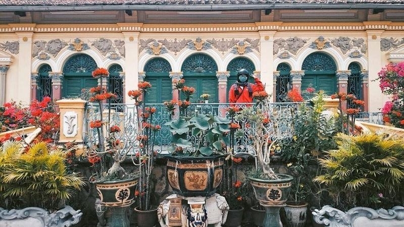 Bình Thủy Ancient House is a well-known historical site in Can Tho City, Vietnam. It was built in the early 20th century by a wealthy Vietnamese family and features a unique blend of French and Vietnamese architectural styles. The house is surrounded by a lush garden and a lotus pond, adding to its beauty and charm. Visitors can explore the different rooms and spaces in the house, including the living room, dining room, and bedrooms, and learn about the history and culture of the region. Bình Thủy Ancient House is a must-visit destination for those interested in experiencing the rich heritage of Vietnam.