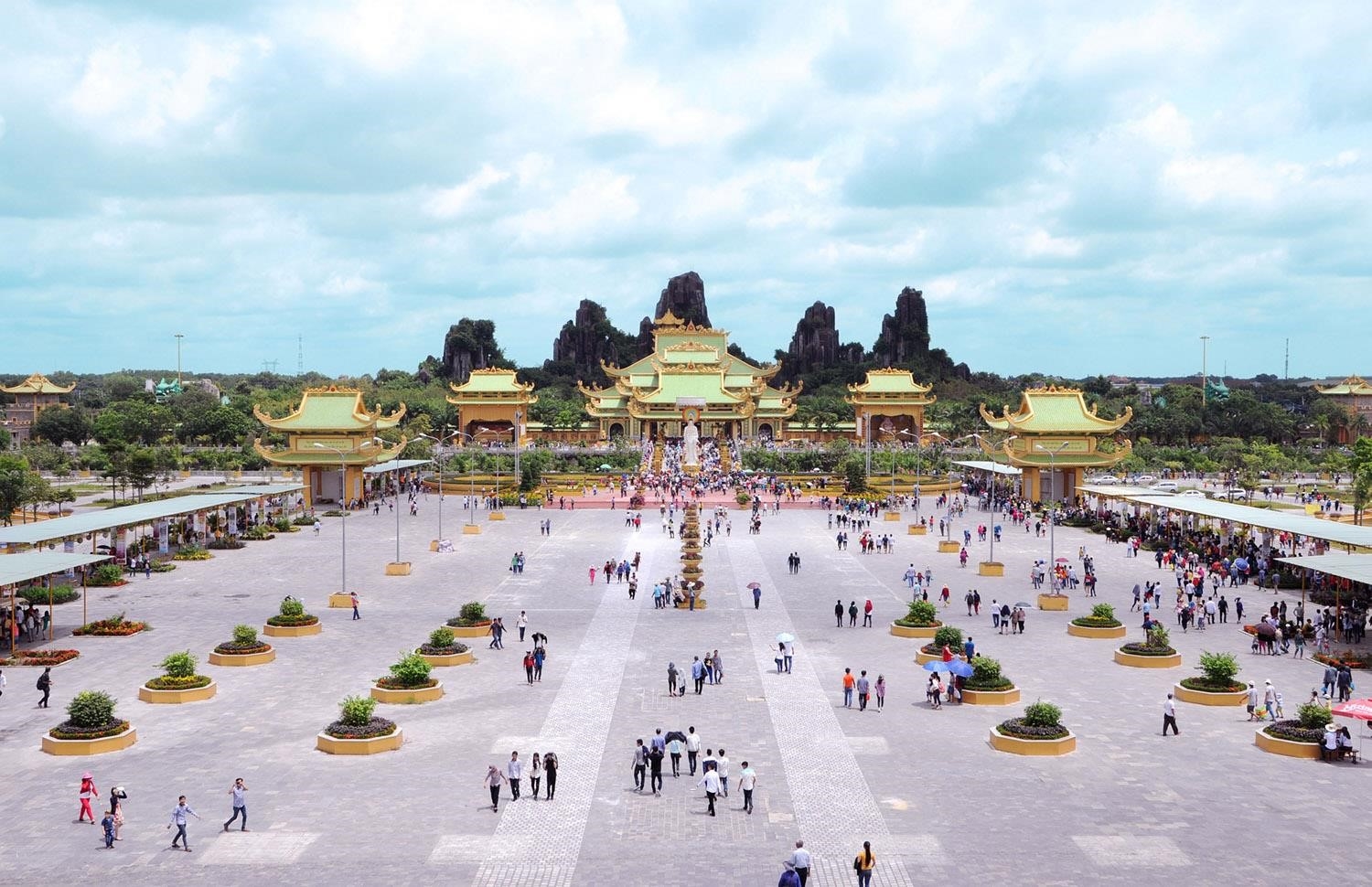 Khu du lịch Đại Nam Văn Hiến được xem là nơi thích hợp để khám phá và trải nghiệm vào một thời điểm lý tưởng.